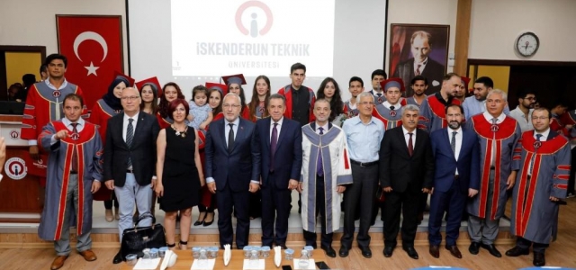 2015'li İSTE'liler Diplomalarını Aldı