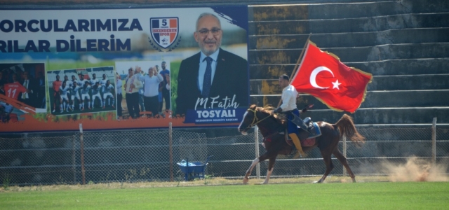 5 Temmuz Stadı'nda Okçular Şov Yaptı