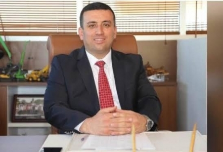 AK Parti İskenderun İlçe Bülent Özer, partisinin 22. kuruluş yıl dönümünü kutladı