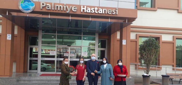 Ak Parti Kadın Kolları'ndan Palmiye 'ye Ziyaret