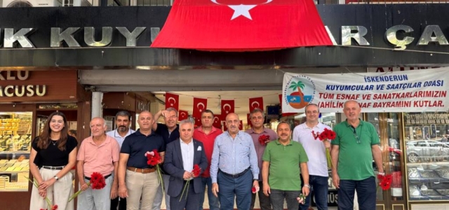 Altın Adamlar Ahilik Bayramı'nda Esnafa Çiçek Dağıttı…