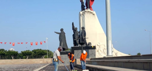 Atatürk Anıt Alanında Kapsamlı Temizlik