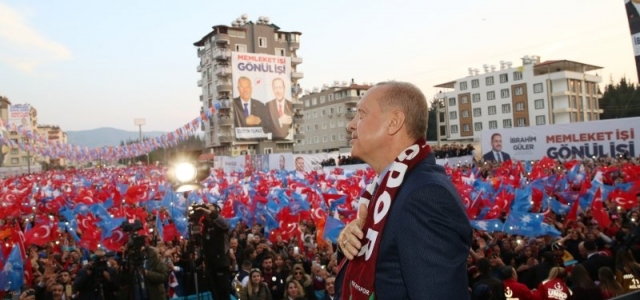 Başkan Erdoğan '31 Mart'ı da Başarıyla Atlatmamız Gerekiyor'