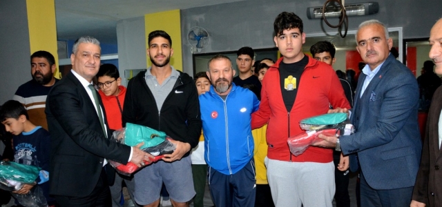 Başkan Gül'den Sporculara Destek