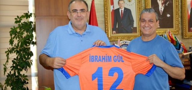 Başkan İbrahim Gül'e İskenderunspor Forması