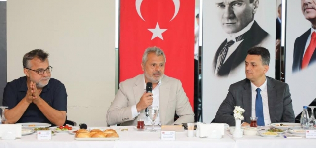 BAŞKAN ÖNTÜRK KENT KONSEYİ ÜYELERİYLE BİR ARAYA GELDİ