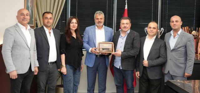 BAŞKAN ÖNTÜRK; RADYOCULARI MAKAMINDA KABUL ETTİ