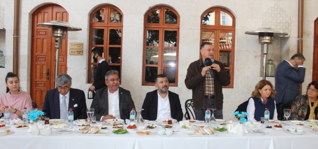 Başkan Savaş CHP Heyeti'ni Gastronomi Evi'nde Ağırladı