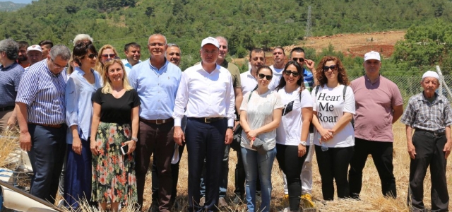 Başkan Savaş Çiftçiyle Hasat Yaptı