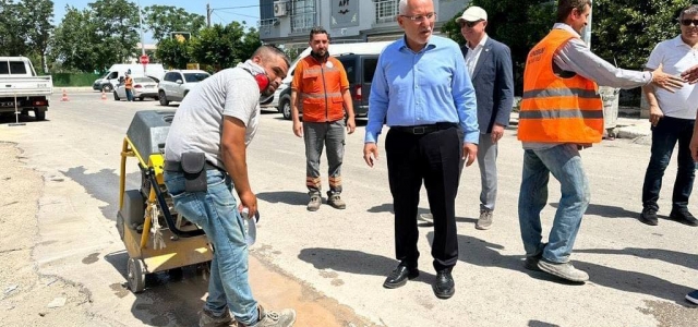 Başkan Tosyalı, Asfalt Çalışmalarını Yerinde İnceledi