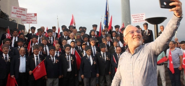 Başkan Tosyalı'dan Gazilerle en Özel Selfi