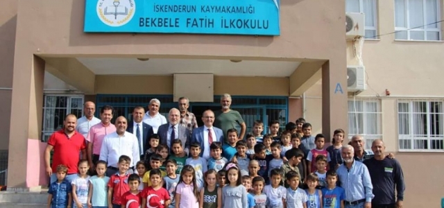 Başkan Tosyalı'dan Minikleri Sevindiren Hediye