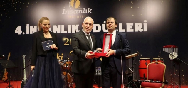 Başkan Tosyalı'ya ‘Yılın Belediye Başkanı' Ödülü