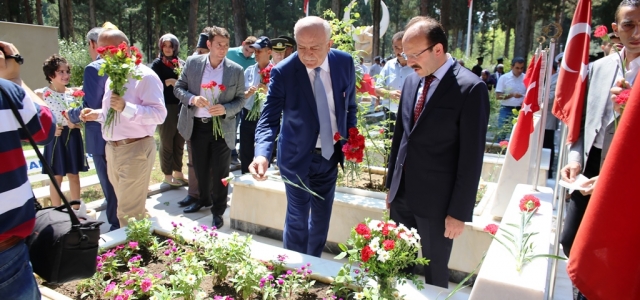 Bayramda Şehitlerimiz Unutulmadı