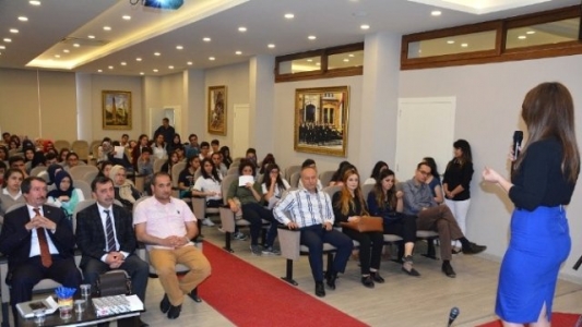 Belen'de Öğrencilere Sınav Stresini Yenme Konferansı