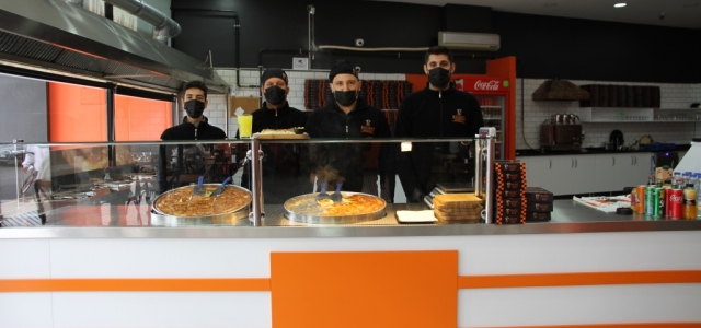 Bülent Börek İskenderunlulara Su Böreğini Sevdirdi