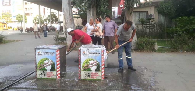 Çöp Konteynerleri Periyodik Dezenfekte Ediliyor