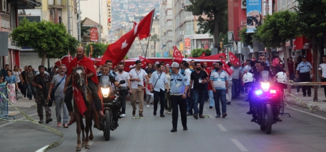 Demokrasi Yürüyüşü'ne Atıyla Katıldı!