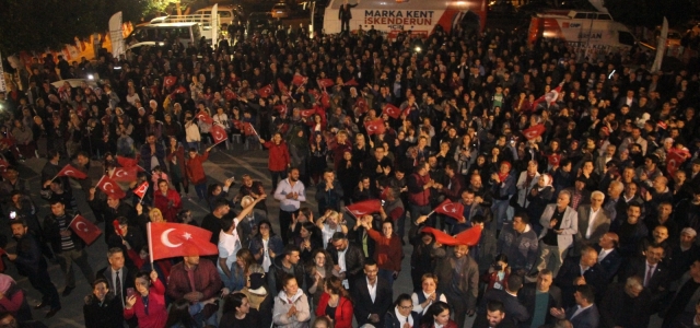 Denizciler'de Zafer Kutlaması Gibi Miting!