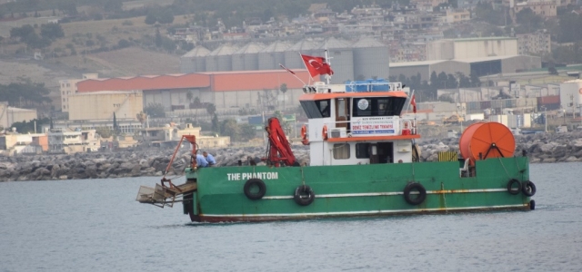 Denizdeki Çöpler Sahile Ulaşmadan Temizleniyor