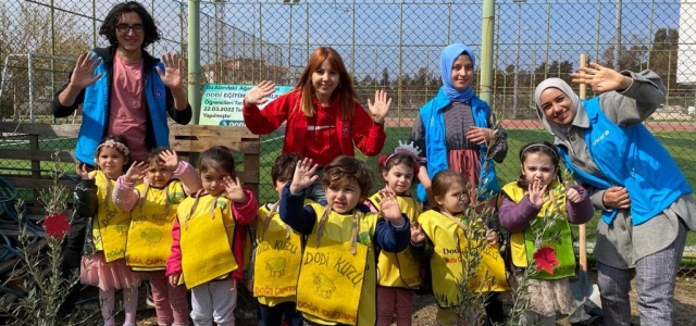 Dodi'nin Minikleri Fidan Dikim Şenliğinde