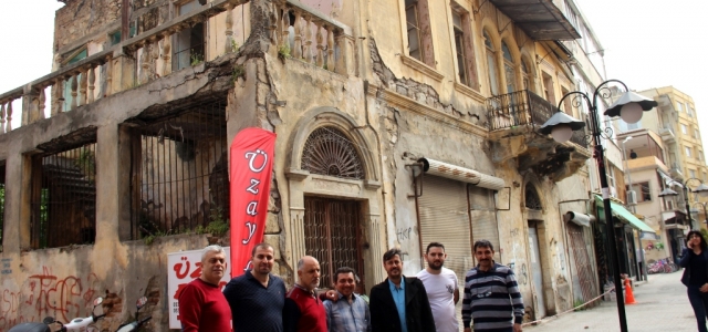 Esnaf İsyan Etti: ‘Bina Çöktü Çökecek'
