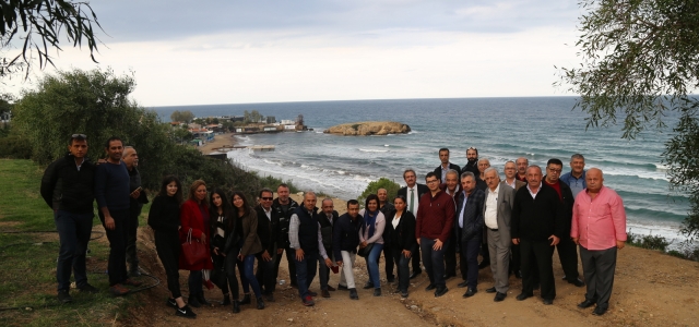 Gazeteciler Kıbrıs'a Çıkarma Yaptı