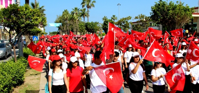 Gençlik Mehteran ile Yürüdü