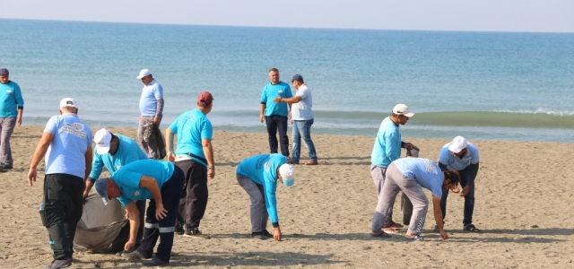 Hatay Sahilleri 900 Ton Atığa Veda Etti