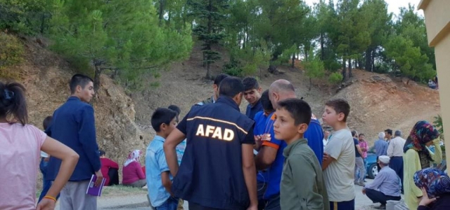 Hatay'da Kayıp Çocuğun Arama Çalışmaları Sürüyor