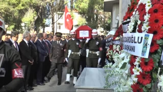 Hatay'da Şehit Edilen Asker Toprağa Verildi