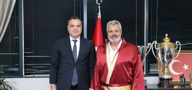 HBB Başkanı Öntürk Ahilik Kaftanı Giydi