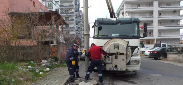 İskenderun Altyapısında Temizlik ve Onarım