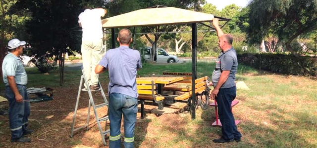 İskenderun Belediyesi Parklara Bakım Çalışması Yapıyor