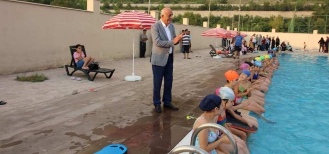 İskenderun Belediyesi Ücretsiz Yüzme Kursu Başladı