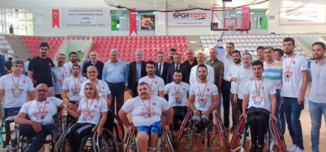 İskenderun Engelliler Spor Kulübü'nden Görkemli Şampiyonluk Kutlaması