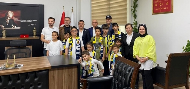 İskenderun Fenerbahçeliler Derneği'nden Yardım