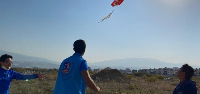 İskenderun Gençlik Merkezi'nden Uçurtma Şenliği