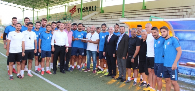 İskenderun Sporculara Baklavalı Moral