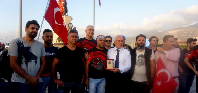 İskenderun ve Arsuz'da Motosikletle ‘Zafer Turu'