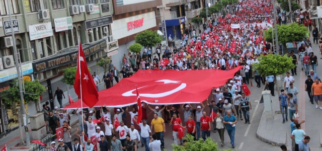 İskenderun'da ‘15 Temmuz Demokrasi Yürüyüşü'