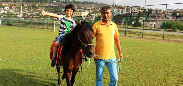 İskenderun'da At Biniciliğine İlgi Artıyor!