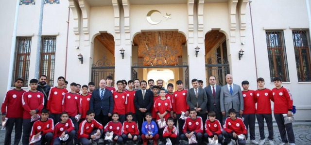 İskenderun'da Konteyner Futbol Ligi Başlıyor!