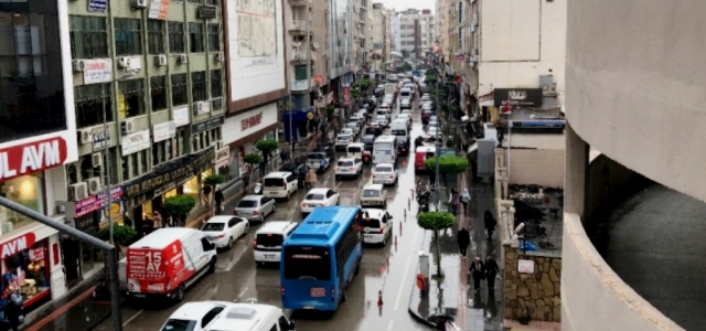 İskenderun'da Trafik Karmaşası Yaşanıyor