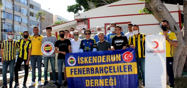 İskenderun'lu Fenerbahçeliler'den Kızılay'a Destek