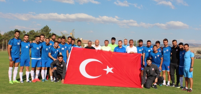 İskenderunspor'dan Dev Türk Bayrağı