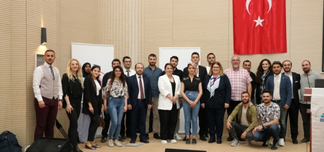 İSTE'de Girişimcilik Tanıtım Konferansı