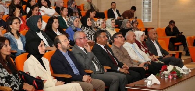 İSTE'de Koruyucu Aileliğin Toplumsal, Psikolojik Ve Hukuki Boyutları Ele Alındı