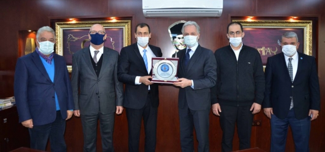 İTSO'dan Tahsin Kabaali'ye Plaket