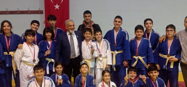 Judo Şampiyonasında Beş Temmuz İlkokulu Öğrencilerinden Başarı